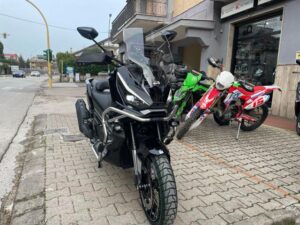 Zontes ZT368G, Zontes 368G 2026, scooter crossover, Zontes White Gold, scooter 400 2026, scooter cinesi 2026, Zontes Italia, scooter crossover medio, Zontes prezzo, novità scooter 2026